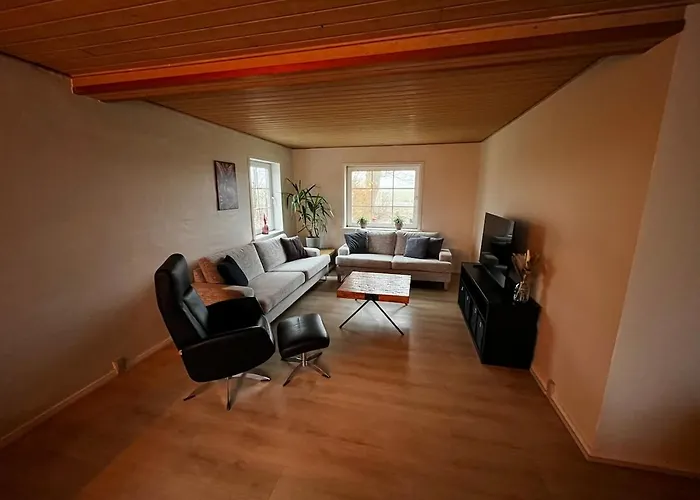 Semesterbostad Large Vacation For 12 People